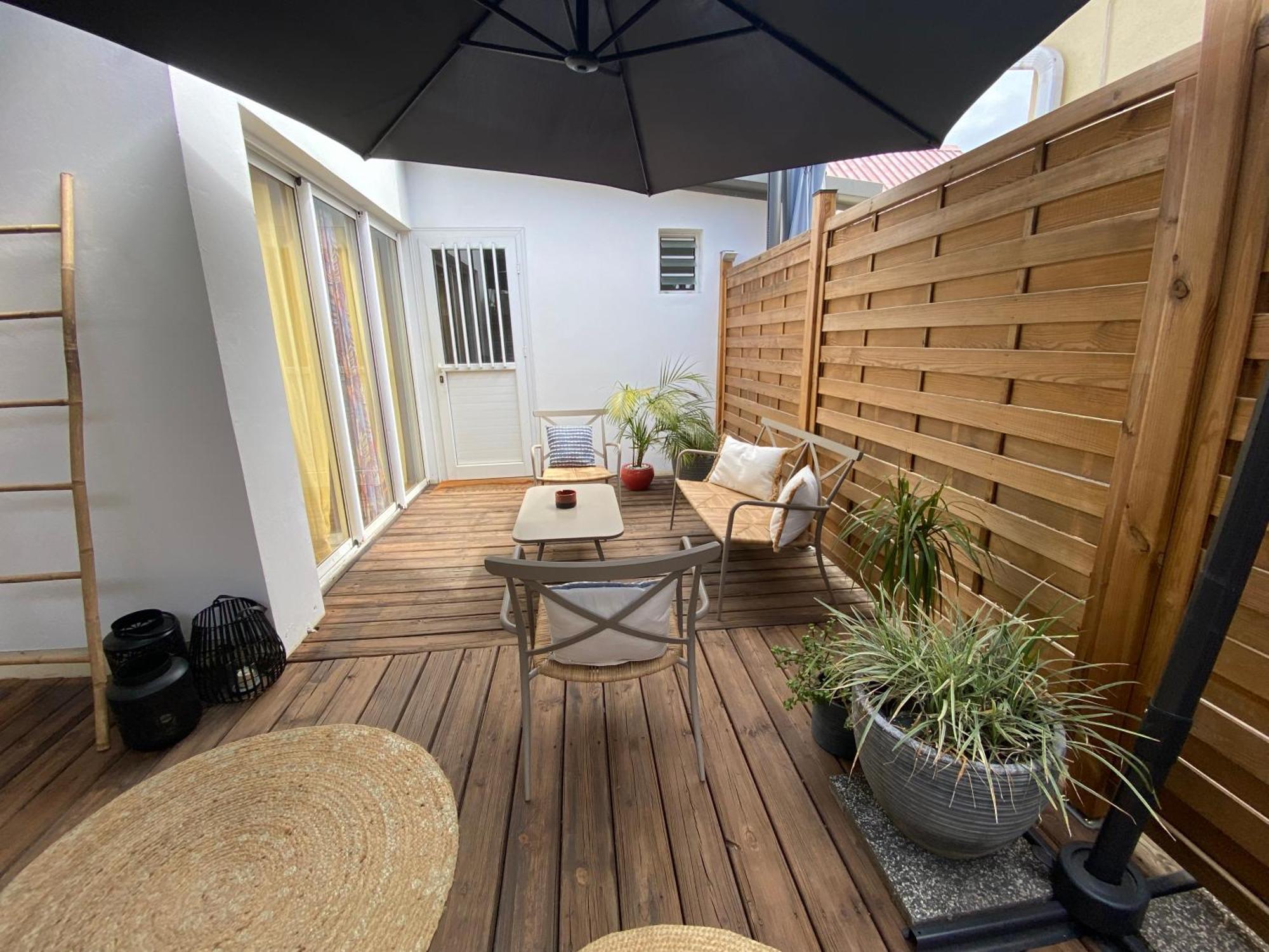 Le Plumeria - T1 Avec Un Spa Privatif Saint-Denis Kültér fotó